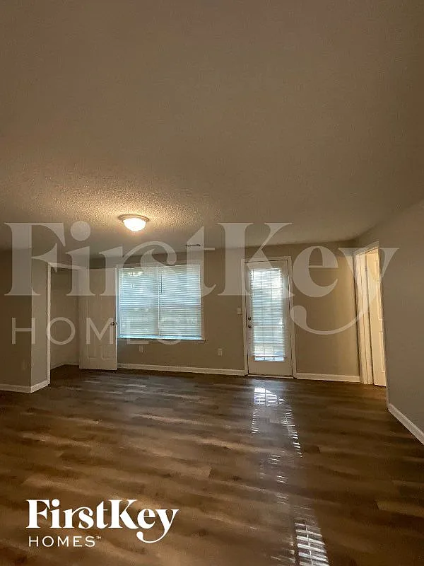 3 bed, 3.0 bath, 1881 sqft, $2,280 — Photo 3