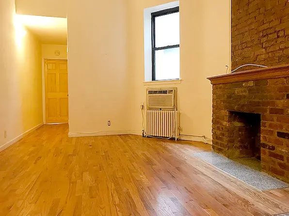 105 East Tenth Street image 3 of 6