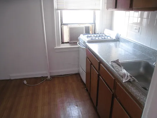 Rented by Alexiou Realty | media 13