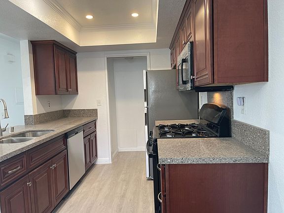 4th image of 9489 Fairgrove Ln Unit 204