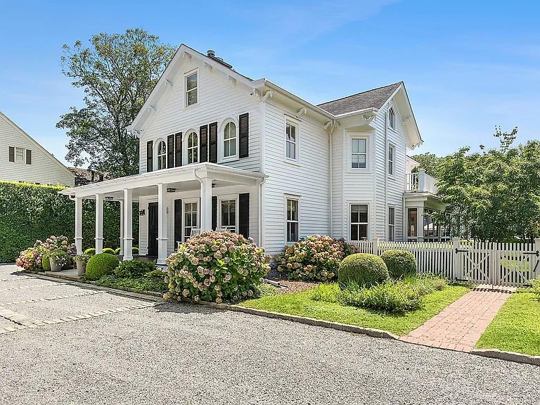 232 Hill St — Photo 3