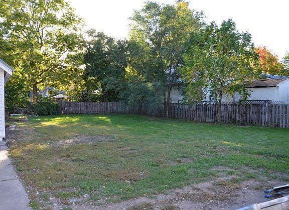 4th image of 108 N Armstrong Ave