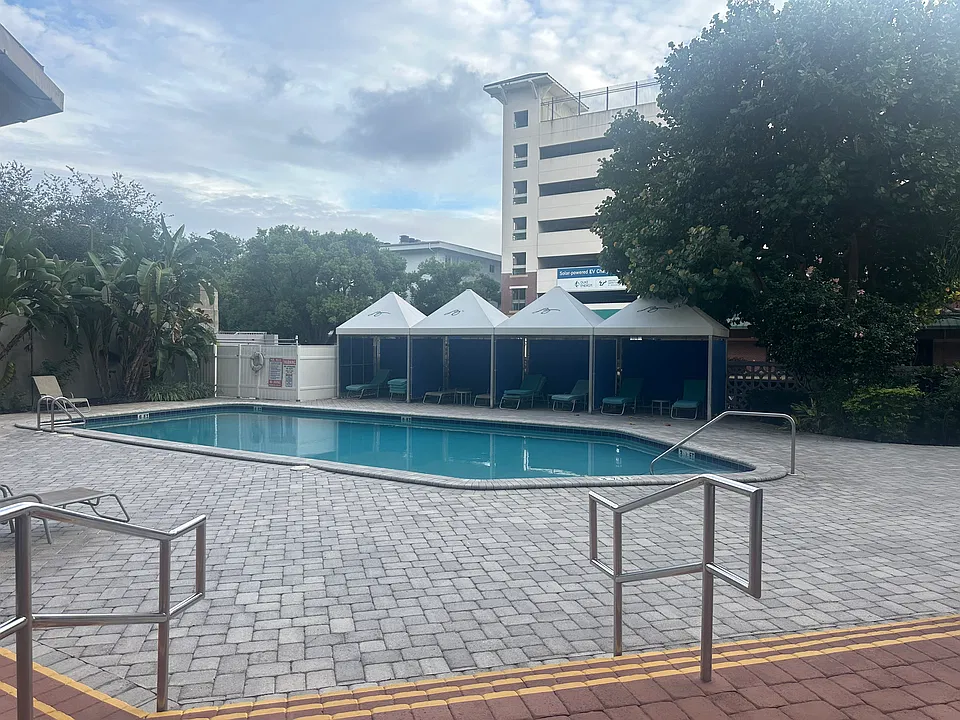 470 3rd St S #414