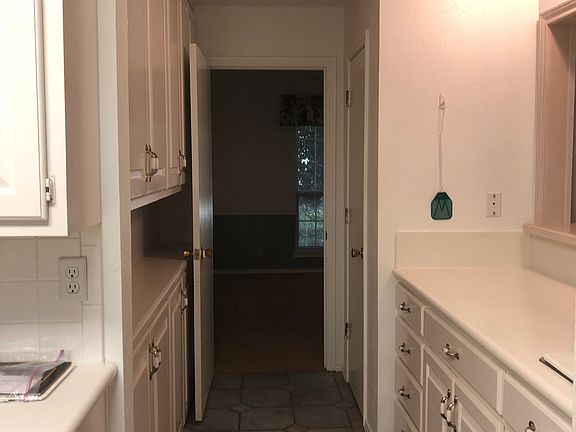 5th image of 541 Marcus Dr
