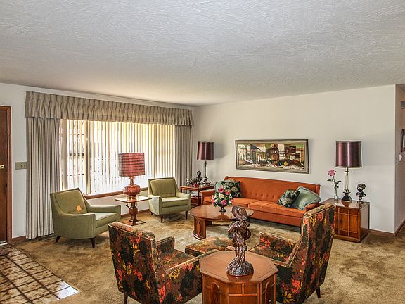 4th image of 306 Forest Dr