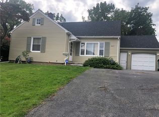 427 Pattonwood Dr, Rochester, NY 14617