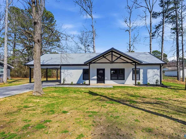 812 Colonial Dr, Arab, AL 35016