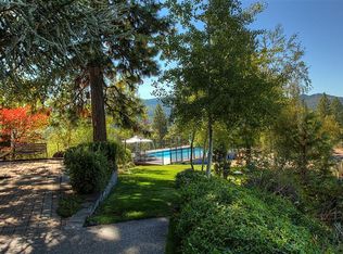 898 Crowfoot Rd, Eagle Pt, OR 97524