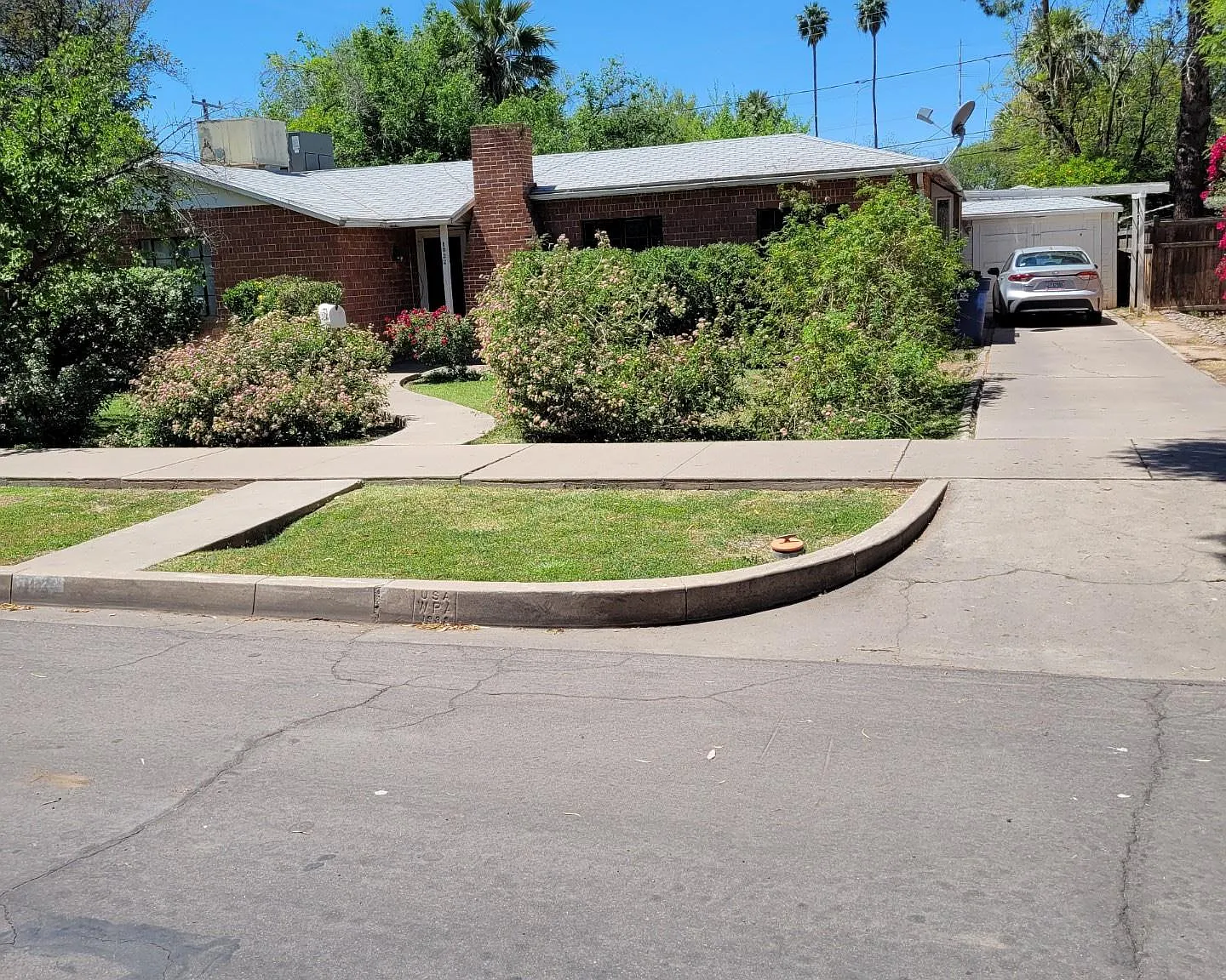 1022 S Maple Ave — Photo 1