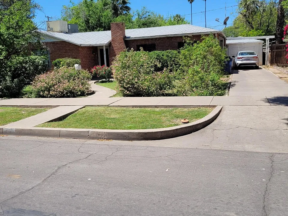 1022 S Maple Ave