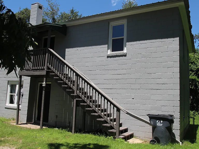 115 Main St #B — Photo 1