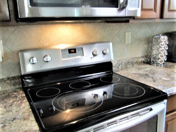 5th image of 2824 Covington St