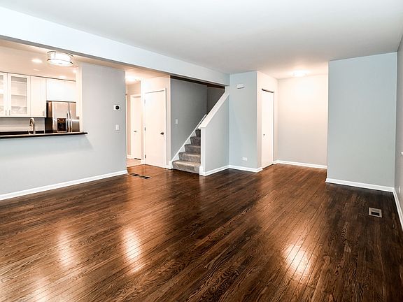 2nd image of 804 E Hillside Ave