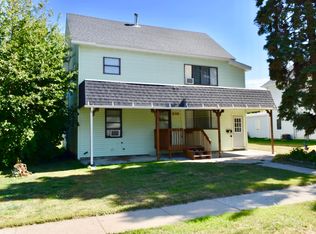818 3rd Ave NE, Devils Lake, ND 58301