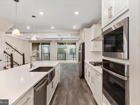 12910 Sunrise Ridge Aly Unit 60, Herndon, VA 20171