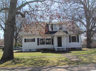 326 Cherry St, Carthage, IL 62321