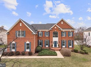 20235 Kiawah Island Dr, Ashburn, VA 20147