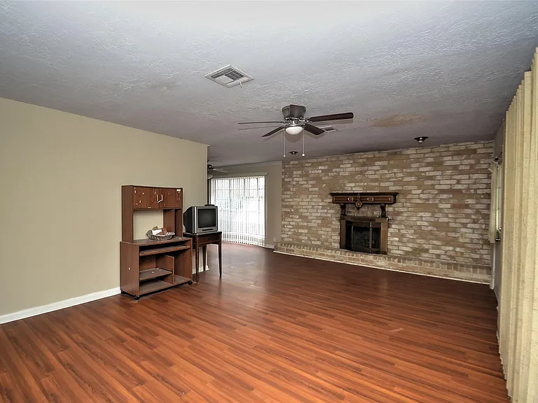 234 Wickhamford Way — Photo 9