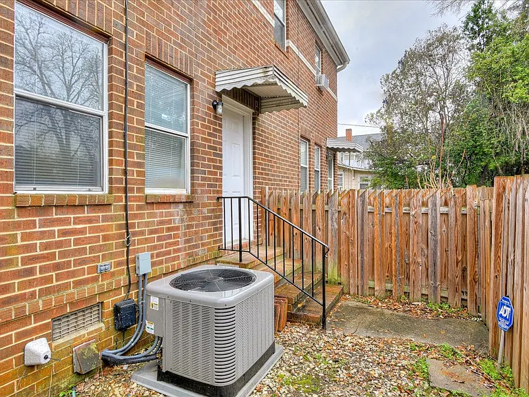 305 Telfair St — Photo 24