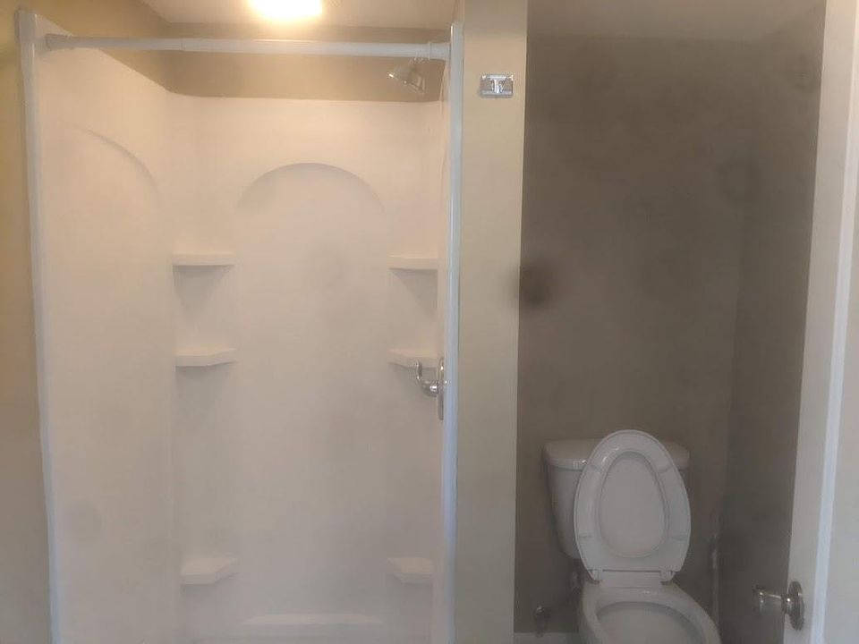 2nd image of 122 E Main St