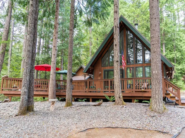 31 N Mount Jupiter Court, Hoodsport, WA 98548