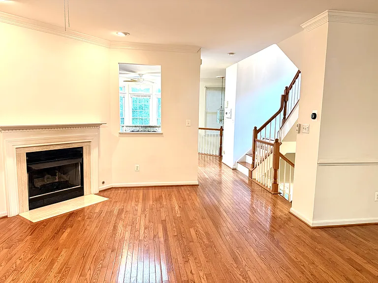 4028 Heatherstone Ct — Photo 8