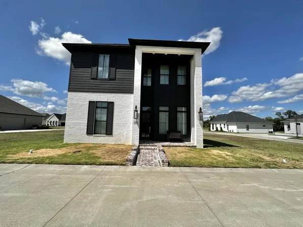 208 Goldfinch St, Cleveland, MS 38732