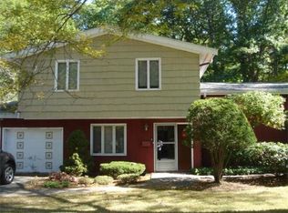 17 Robin Rd, Sharon, MA 02067