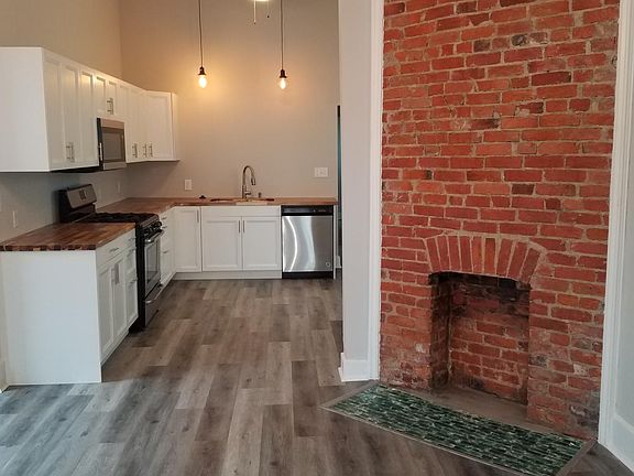3rd image of 960 Lexington Ave
