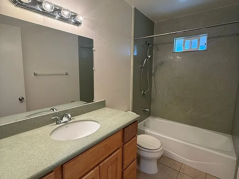 409 Taylor St #1-8 — Photo 8