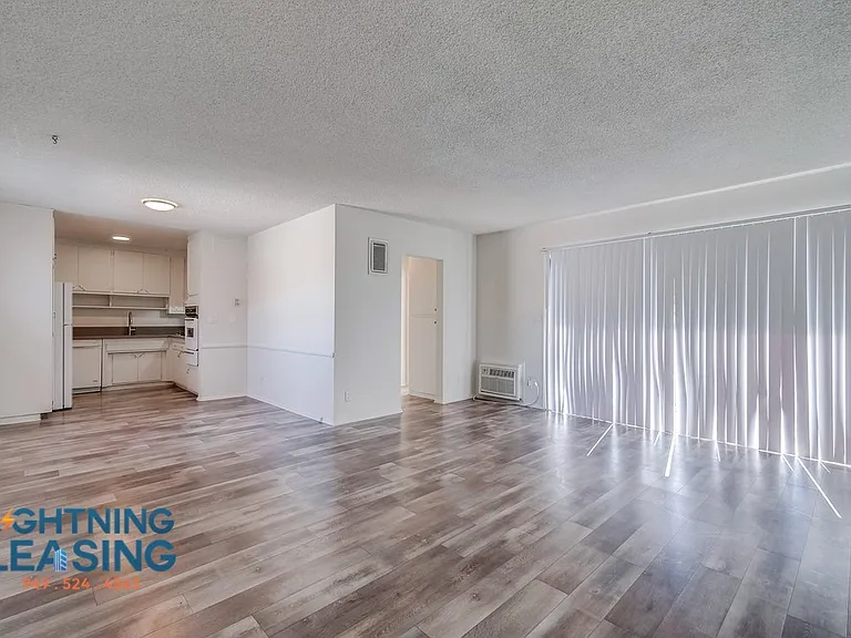 5415 Corteen Pl #11 — Photo 4