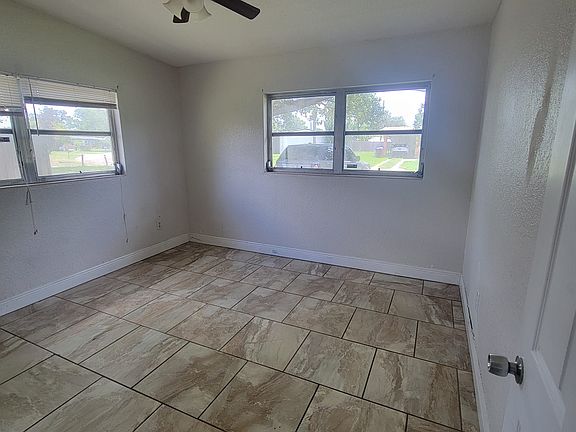 4th image of 311 Poinciana Cir