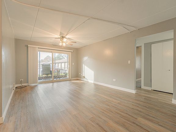 5th image of 4908 Circle Ct APT 303