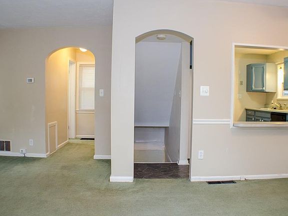 3rd image of 1501 Campbell St