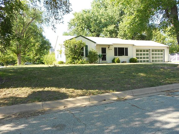 OVERSIZED 2 CAR GARAGE IS IN