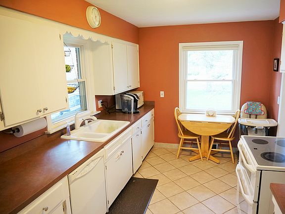 3rd image of 42551 Clemons Dr