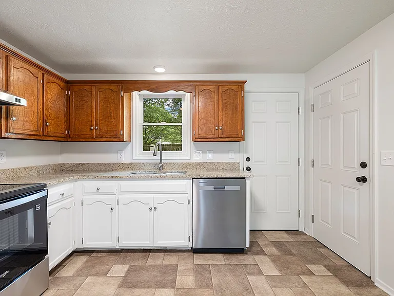 418 W Olive St — Photo 11