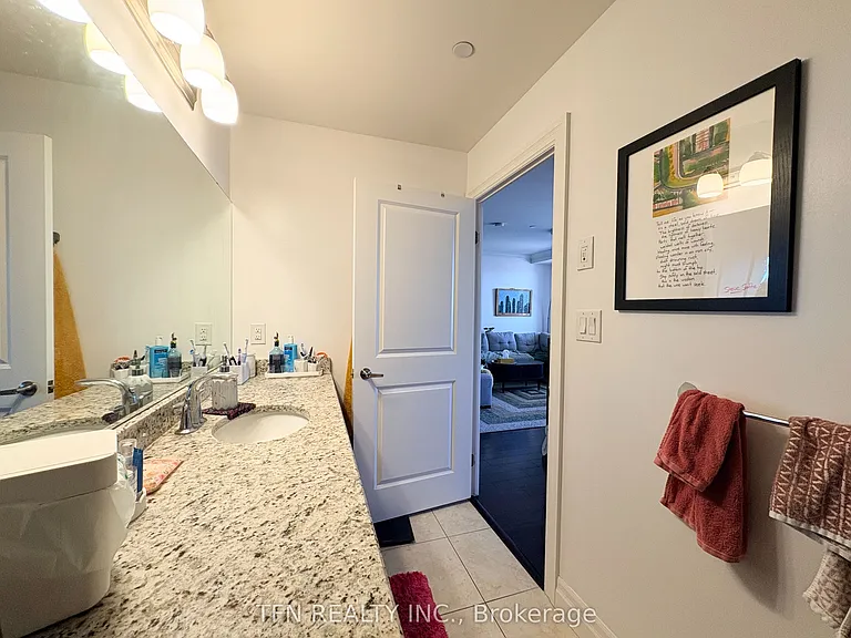 160 Macdonell St #1508 — Photo 21