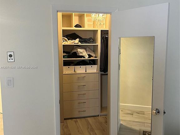 4th image of 20191 E Country Club Dr APT 503