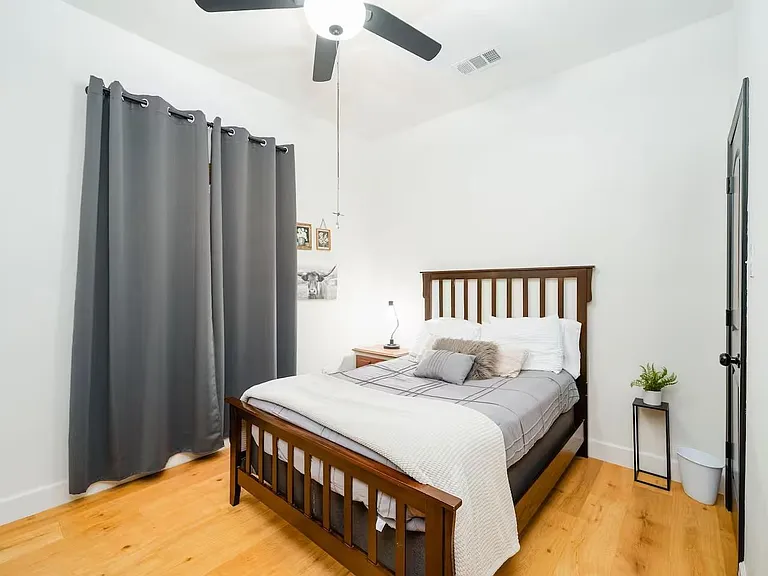 502 Dark St — Photo 11