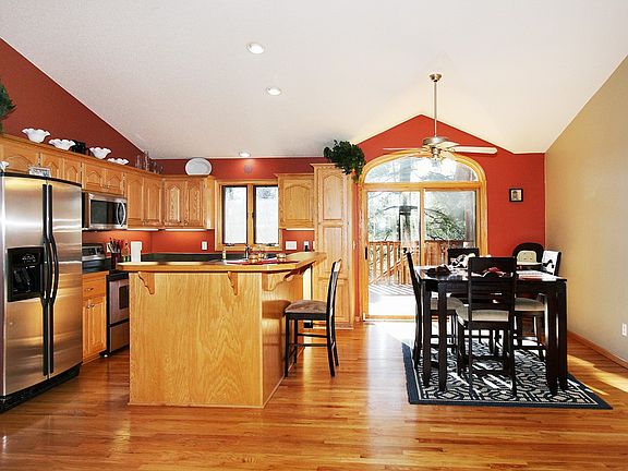 3rd image of 3918 161st Ln NE