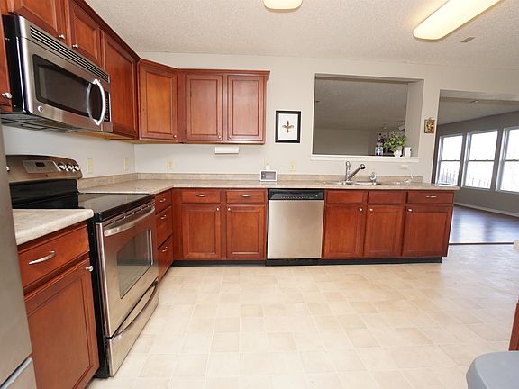 4th image of 4371 Pocahontas Ct