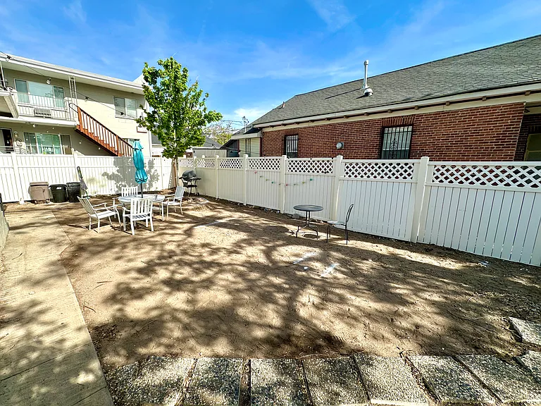 512 Holcomb Ave — Photo 23