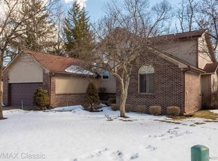 5909 Lockwood, West Bloomfield, MI 48322