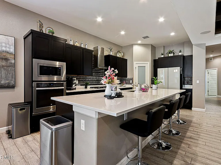704 Warwickshire Pl — Photo 18