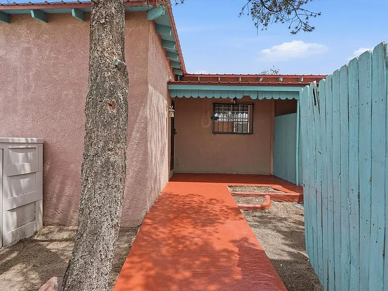 1506 Edith Boulevard Ne Casita #1 — Photo 8