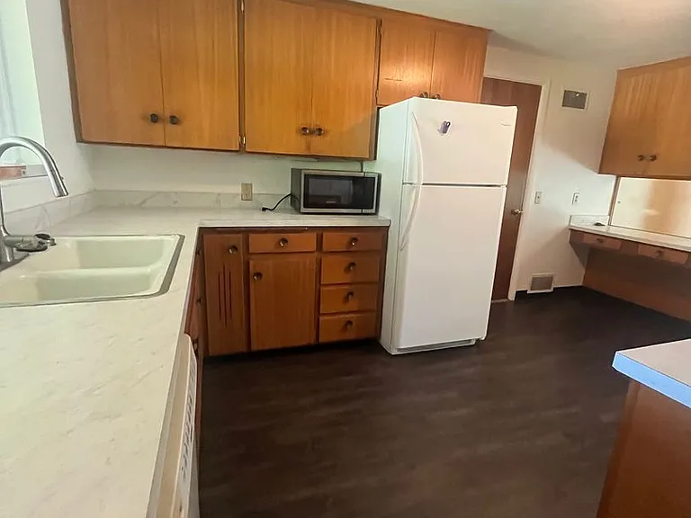 980 Sherwood Pl — Photo 5