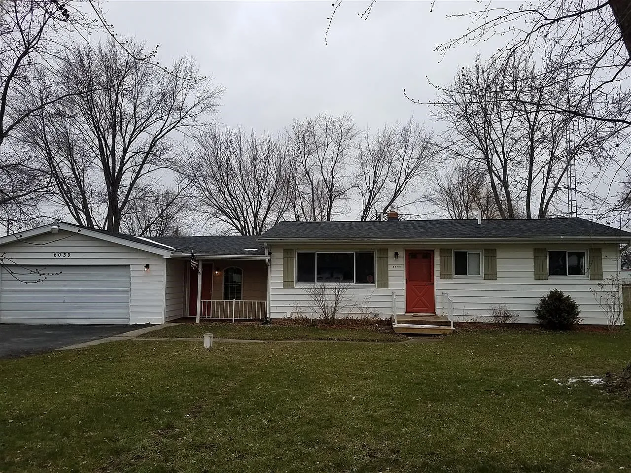 6039 Sun Valley Dr photo 1