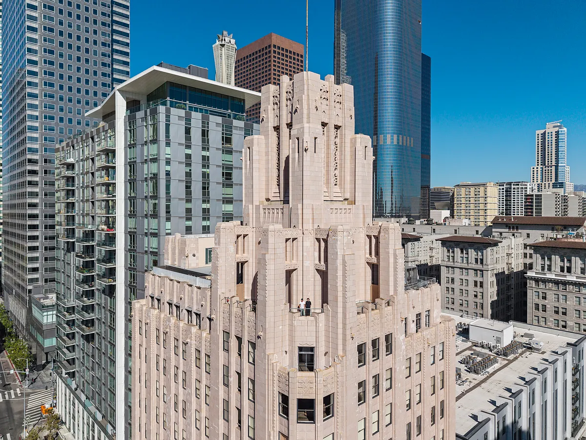 Building Photo - Title Guarantee