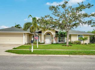 206 Monterey Way, Royal Palm Beach, FL 33411